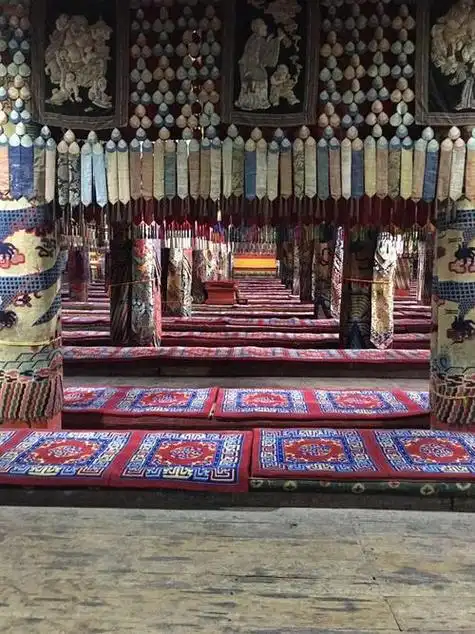 塔尔寺三绝(堆绣 壁画 酥油花)