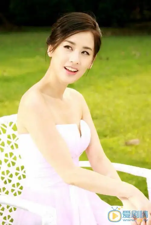 黄圣依个人资料简介_黄圣依图片写真_生活照_家庭背景-明星库