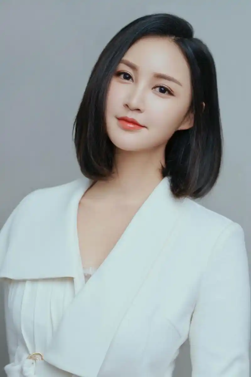 张歆艺深夜发文##张歆艺 不是所有演艺界的人都是