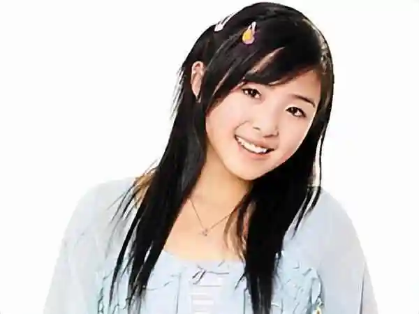 张含韵早期照片(刘德华跟张含韵拍照) - 冰壶网