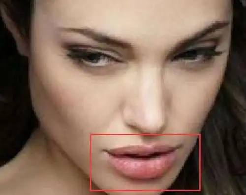 一,嘴巴大且嘴唇厚男儿口大吃四方,女人口大无遮拦,嘴巴大的女人天生