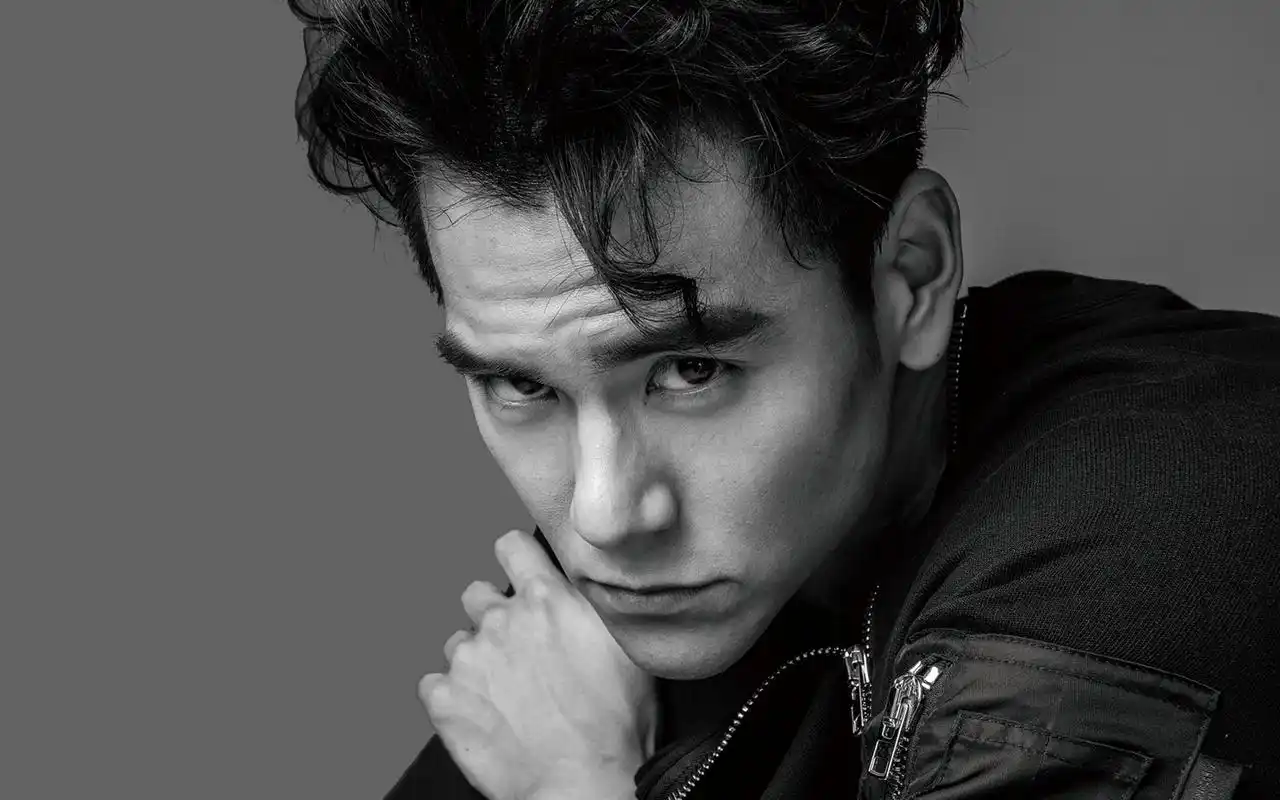 彭于晏高清帅气搞怪写真图片桌面壁纸