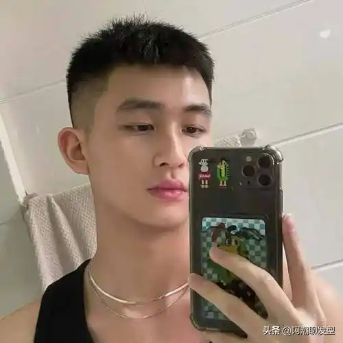 3款帅气男生短发参考,今夏发型这样剪,剪完清爽又涨颜值_造型_刘海