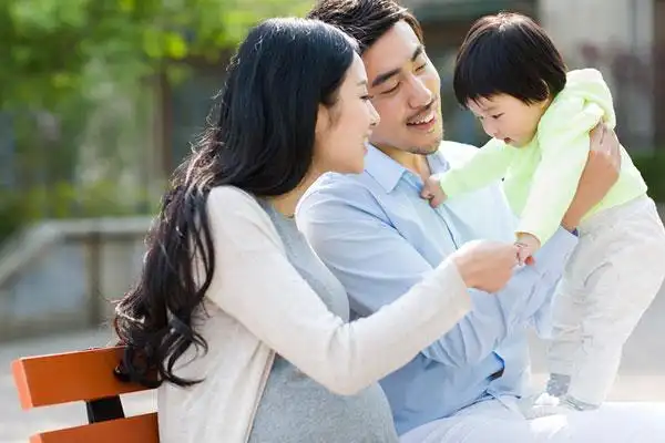 快乐的三口之家