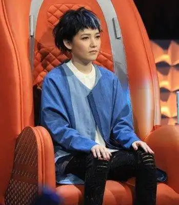 范晓萱在《中国新歌曲》担任导师时,作为她铁粉的歌手刘维特意前去