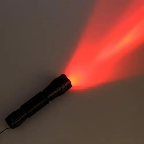 led强光手电筒 充电远射变焦户外家用带绿光镭射灯红外线激光手电