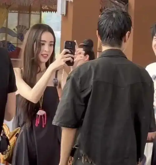 古力娜扎情商一低,脸也跟着变丑了,怎么艳压江疏影?