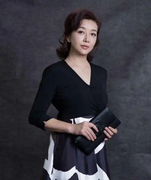 为了女儿被迫分手,前夫出演《庆余年》翻红|江珊|高曙光|靳东_新浪