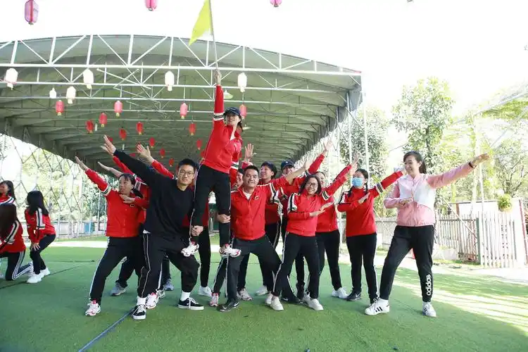 造型合影甘肃移动庆祝妇女节员工团建活动【2021年1月团建集体合影】