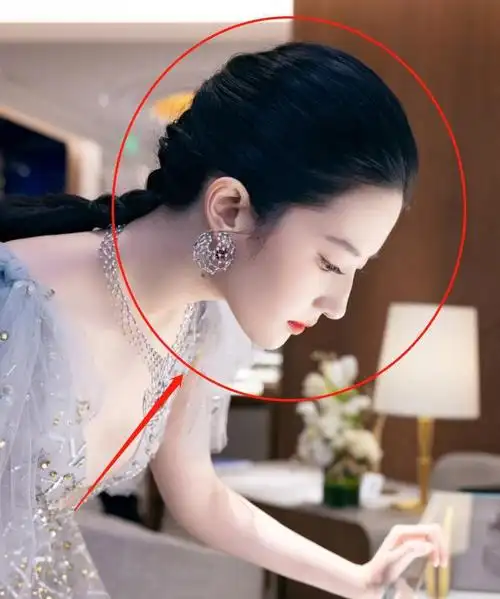 而且侧面看的话,整个人的五官也会相对来说立体很多,而且颅顶高也是