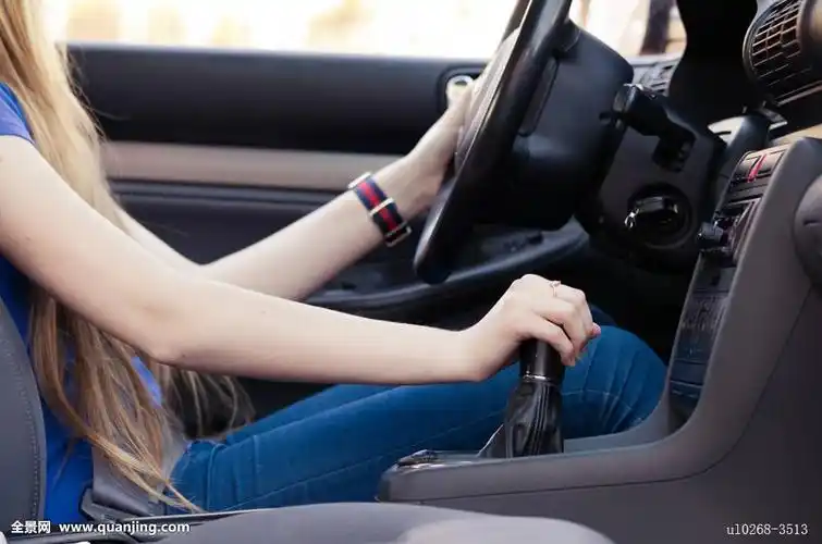 女性开车5大安全驾车好习惯