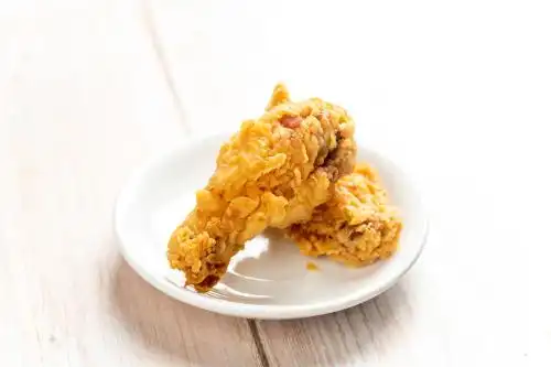 一对炸鸡翅特写 炸鸡翅