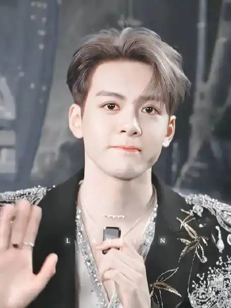 是帅气且可爱的曾舜晞