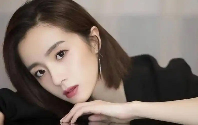 实在不忍直视_周冬雨_造型_陈妍希