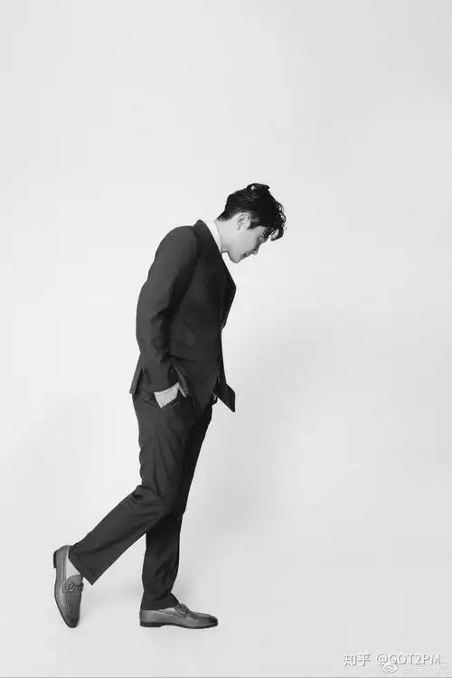 有没有孟鹤堂的超a壁纸!