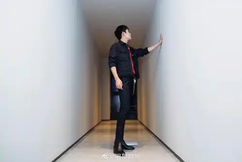 易烊千玺最新造型