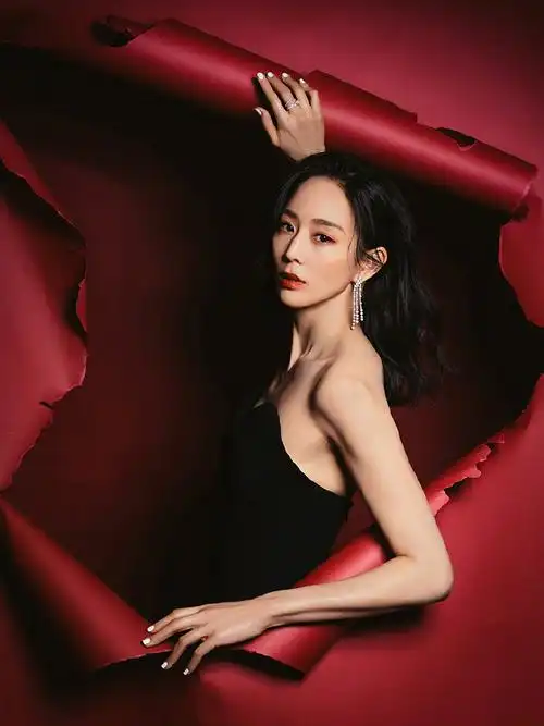 演员@张钧甯,@黄轩的微博,演员,歌手@tfboys-王俊凯及@彭昱畅佩戴