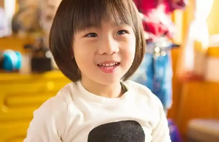 已经过去7 年了,日前,林志颖老婆陈若仪在社平台上放出kimi的近照