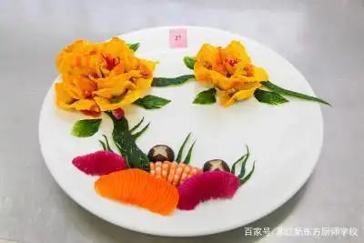 ""采菊东篱""雀巢小炒皇"……当一道道富有创意的特色美味新鲜出炉时