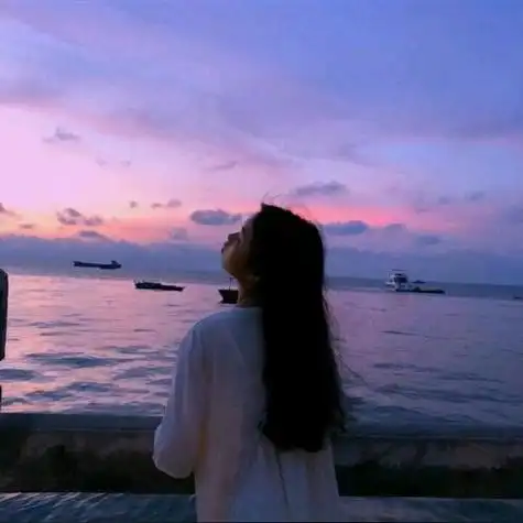 海边日落背影女生头像超清唯美的日落头像背影女生图片