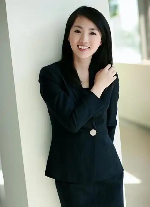 央视杨丹和丈夫坚持丁克15年愁坏婆婆40岁意外生子全家乐开怀