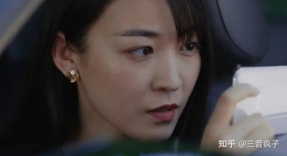 在离开到达远方的时候,她在路上梦见赵宁,其实意味着,安宁此刻的心的