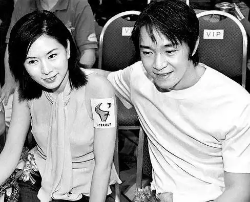 周星驰旧爱罗慧娟抗癌暴瘦9公斤