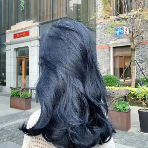 蓝黑色高级感满满的发色推荐 超有质感 湖州染发 湖州接发 织里染发