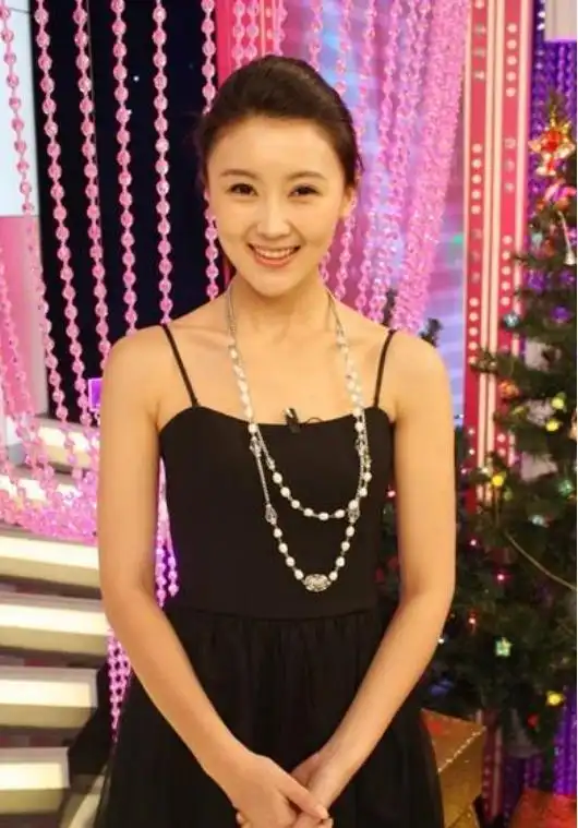 曾经被称为北京四大美女 成名后嫁给了亿万富翁 现在连高铁都坐不上