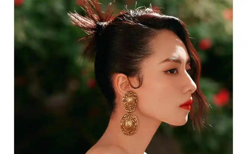 一起来看刘惜君