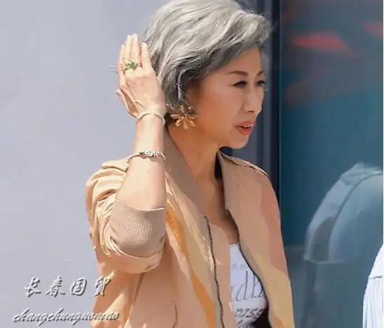 61岁歌坛天后叶倩文近照曝光无修图泄露了她的真实状态