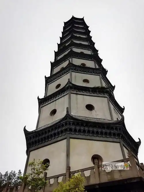 探访内江地标性古建筑三元塔