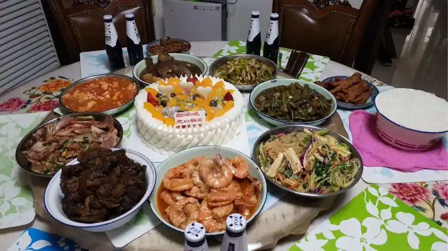 爷爷给唯唯做一桌美食大餐!