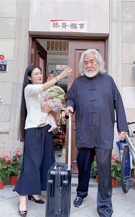 相差31岁的老少恋女方被指小三上位名导张纪中的婚姻太精彩