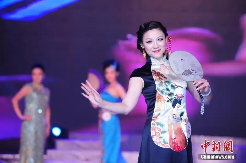 已婚女性竞艳"环球夫人"