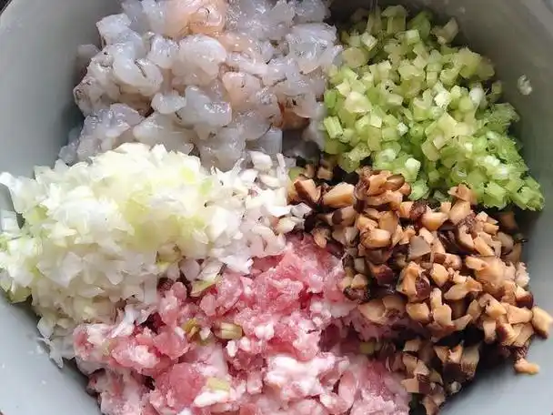 虾仁饺子馅怎么调好吃?教你5种做法,鲜嫩多汁,连吃3盘真过瘾