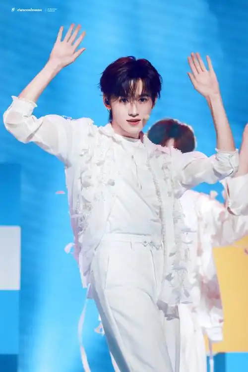 舞台」甜和酷总要占一个吧5:23pm-宋亚轩@时代少年团-宋亚轩宋亚轩