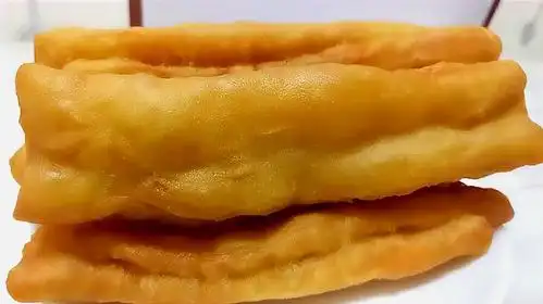 1豆浆油条,是很多北方人习惯的一种早餐模式,今天教你做一款正宗的