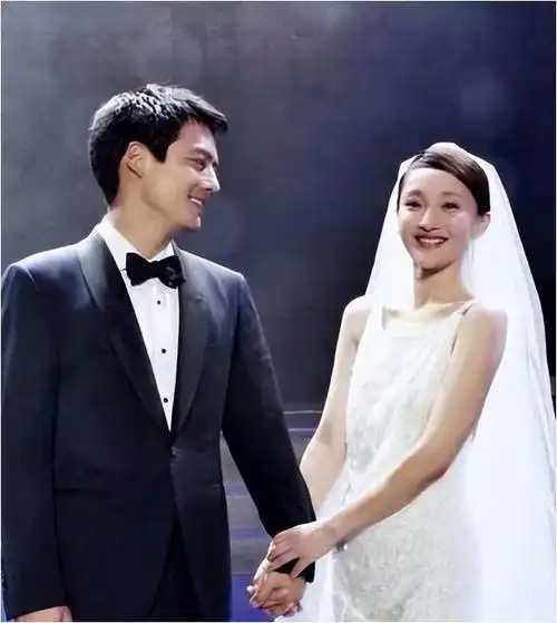 窦靖童情定导演界新星,李孟桥幸福回应恋情