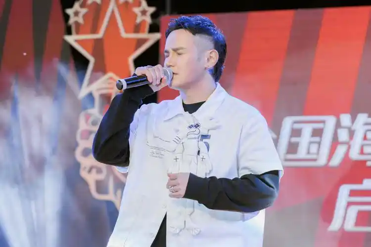 创作歌手李维空降绵阳 助阵新一季《中国好声音》海选启动