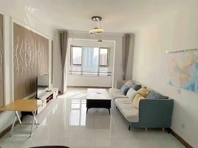 三室一厅豪华装修紧邻地铁五号线