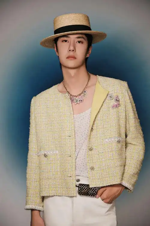 王一博法式礼帽##王一博是来度假的吗