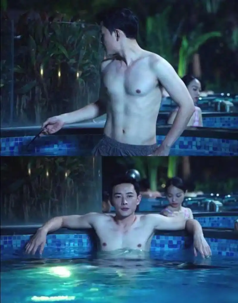 很少露肉的罗晋居然也开始秀出那八块腹肌.