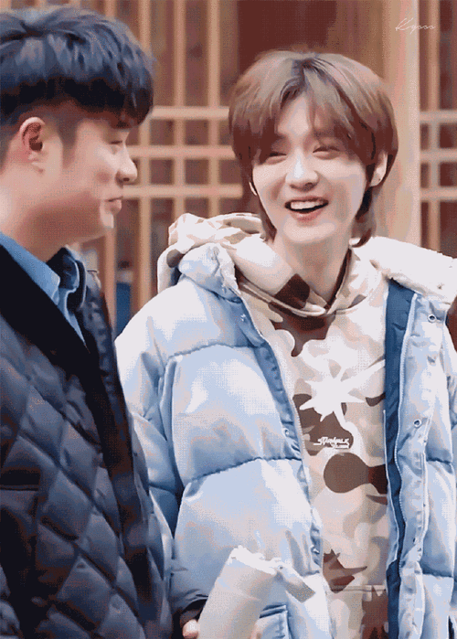 邓超抱的竟然是鹿晗