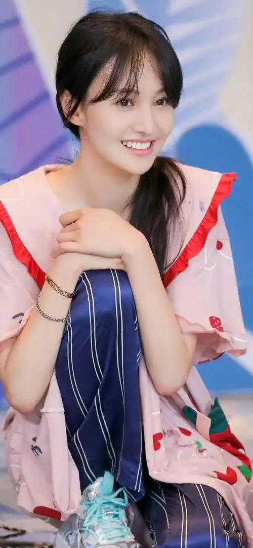 郑爽可爱俏丽摄影高清手机壁纸