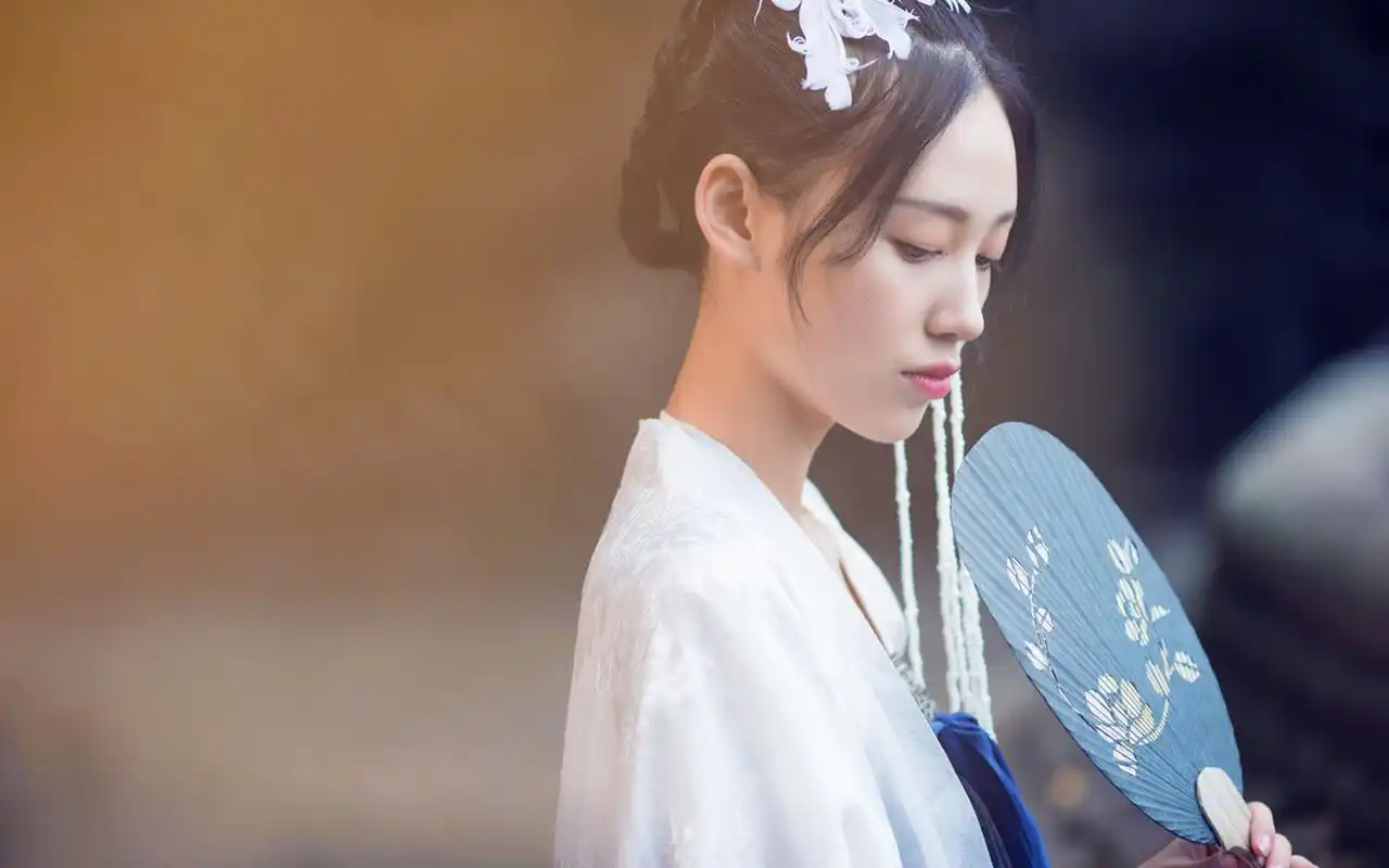 古风汉服气质美女写真图片桌面壁纸