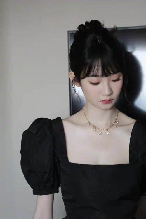 迪奥中国品牌挚友张艺凡