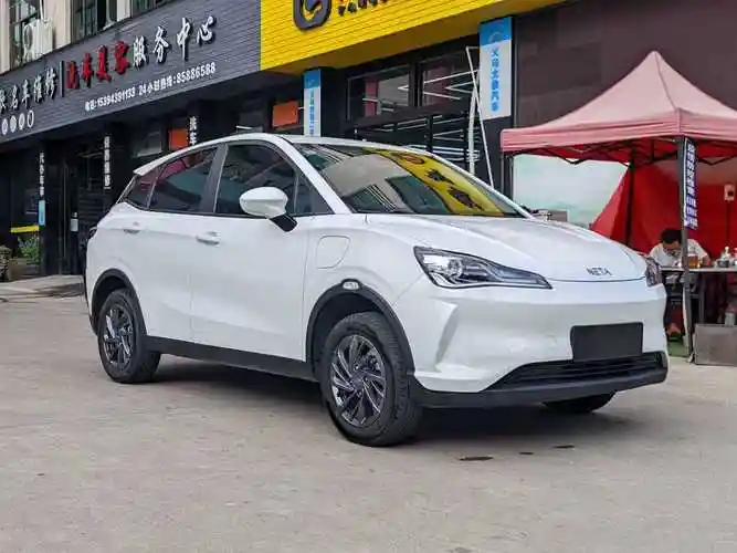 哪吒 哪吒v  2021款 标准续航娱乐版升级型图片