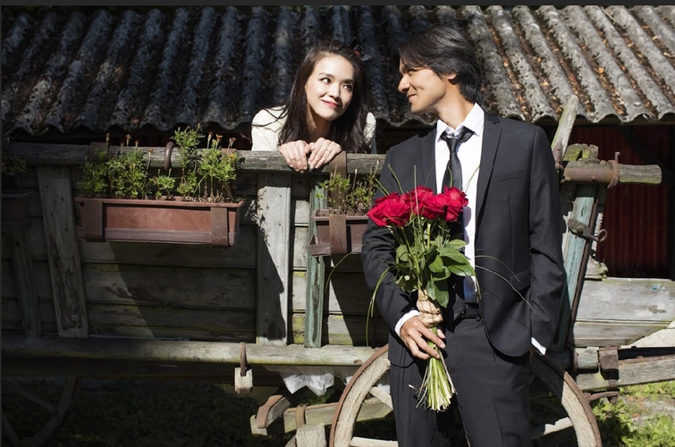 先来欣赏一组虐狗的婚纱照:舒淇和冯德伦宣布结婚了!