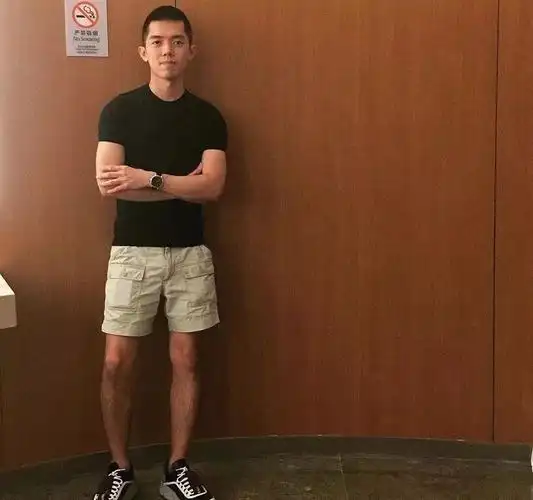 175身高穿出180即视感这位小哥哥挺时髦